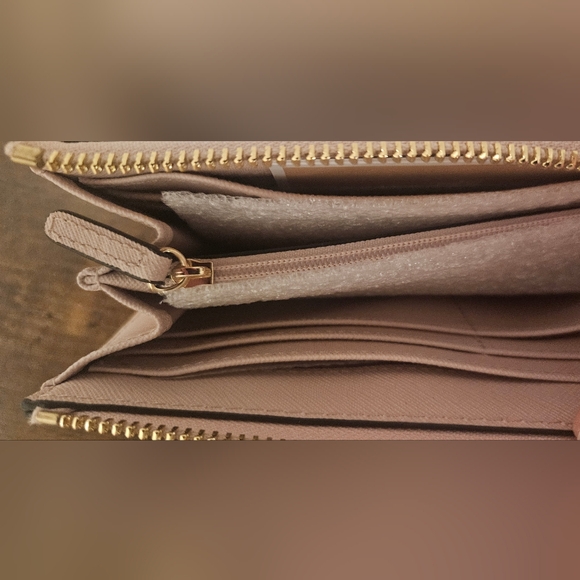 Michael Kors Powder Blush Leather Wallet - Picture 4 of 5